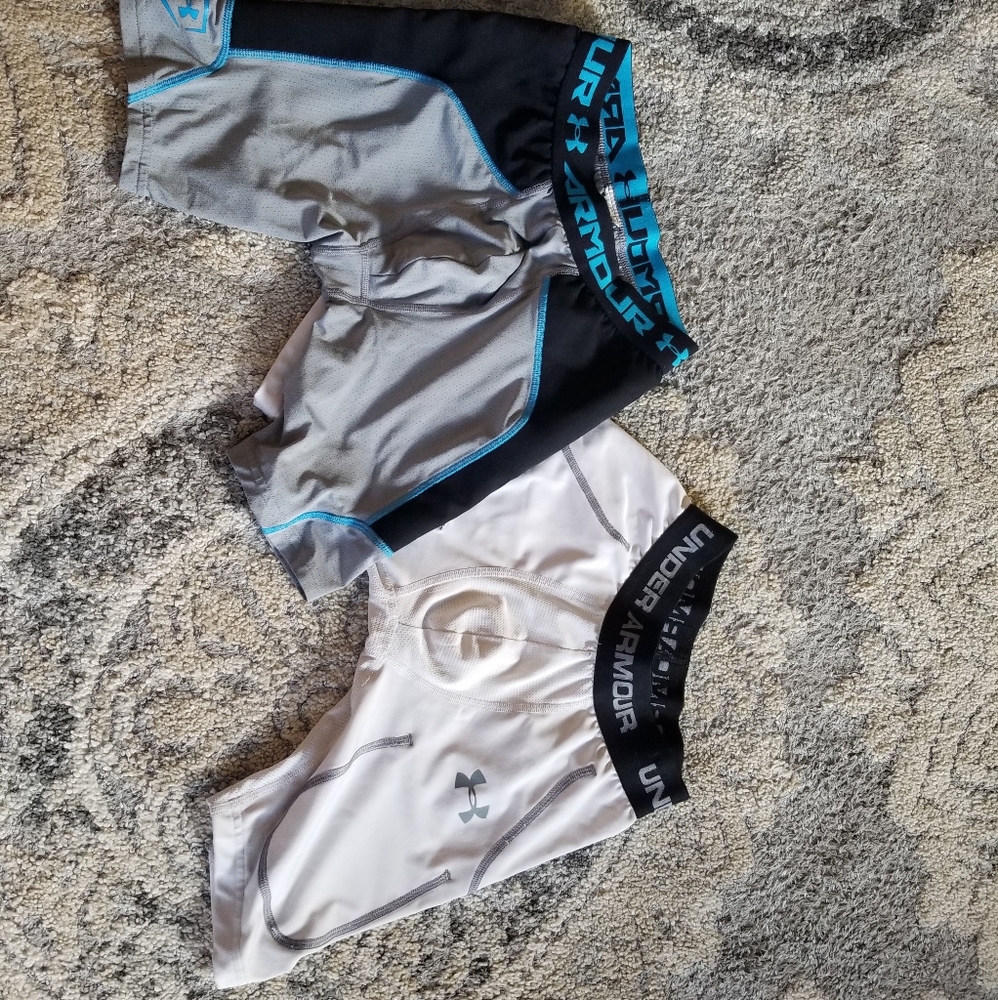 2 pair cup holding underwear